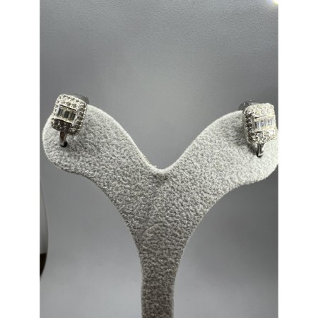 14 Ayar Baget Beyaz Altın Küpe